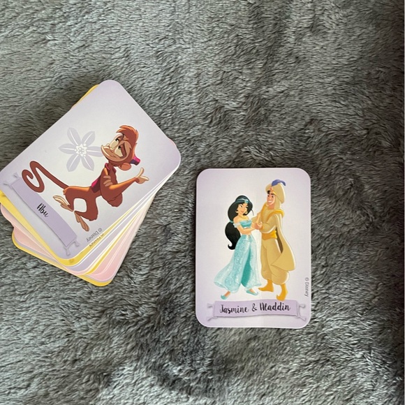 Disney princess adventure box, doesn’t include stickers or the paper tiara - Picture 4 of 4